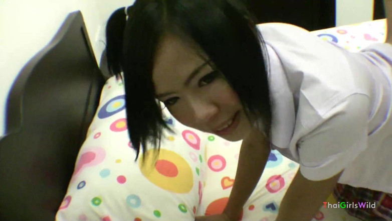 Thai Girls Wild: Lần đầu tiên nghiệp dư Thái Lan được đút hạt lành mạnh trên...