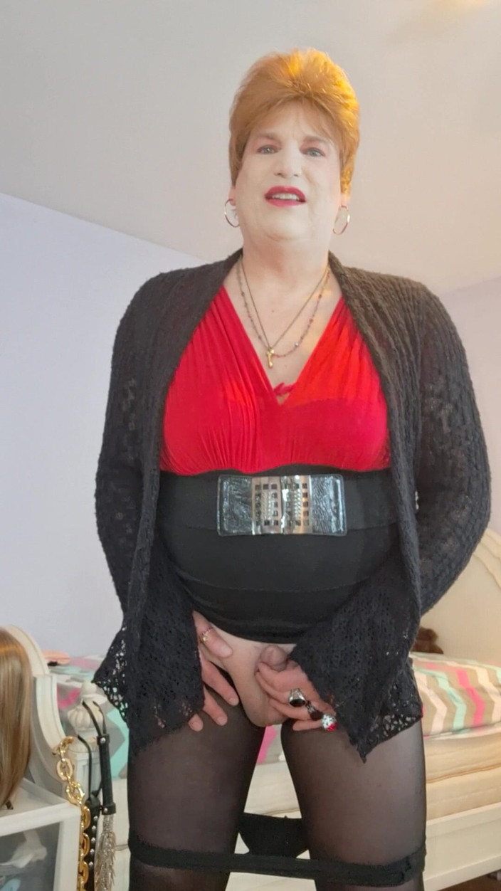 Victoria Lecherri: I Wanna Dress Sexy and Go on Real Dates!