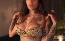 Effy Loweell studio: Model Instagram dengan tubuh sempurna menggodamu dengan pantatnya yang kencang