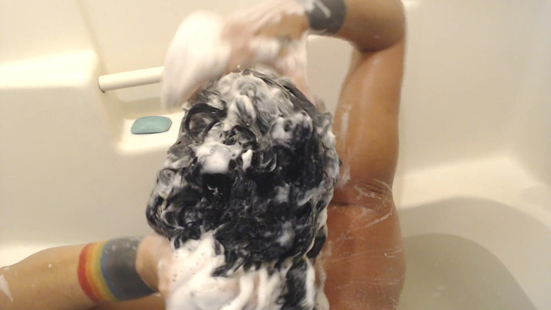Abby Anna: Lavage de cheveux noirs super mousseux