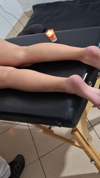 핫한 촛불로 마사지를 즐기십시오. SFW