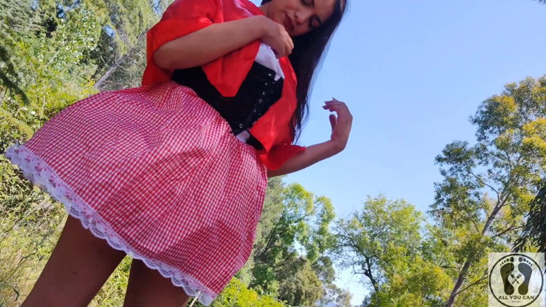 All You Can Fetish: 4K mały czerwony kapturek benzynowej piły łańcuchowej drażni cię