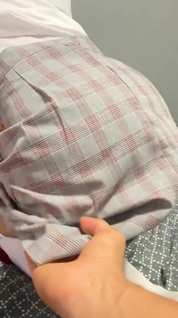 Une étudiante excitée baise avec son prof en échange d’une bonne note