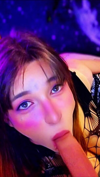 美丽的变性人女孩喜欢吮吸