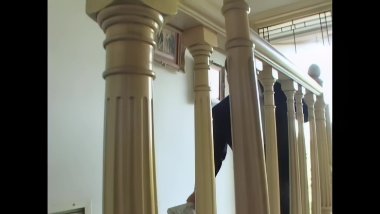 Bewitched!: Kelly Tyler: Seorang Wanita Berambut Coklat Muda Kacau Oleh Pantat...