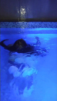 Na piscina