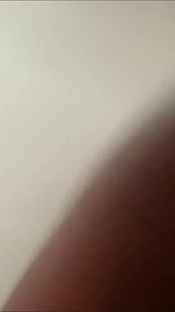 彼が目を覚ますとすぐに搾乳時間です