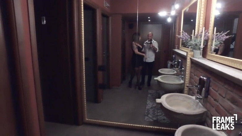 Pinko Club: Mike Angelo sextape mit Malena fickt ihr erstes im badezimmer,...