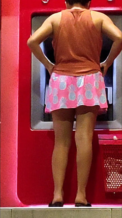 En la calle: Triển lãm váy ngắn Bonaca Thong