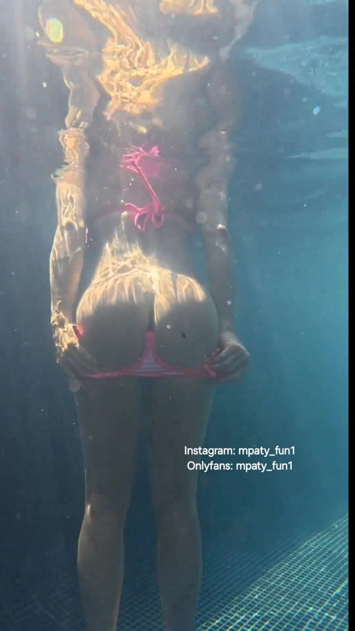 mpaty_fun1: Showing My Ass
