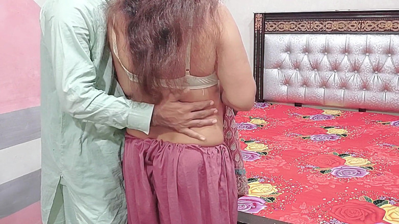 Pakistani CoupleX: Indiana estava trocando de vestido