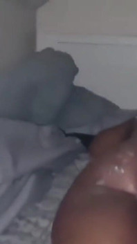 Táta mi dává úžasnou vášnivou sexaul masáž