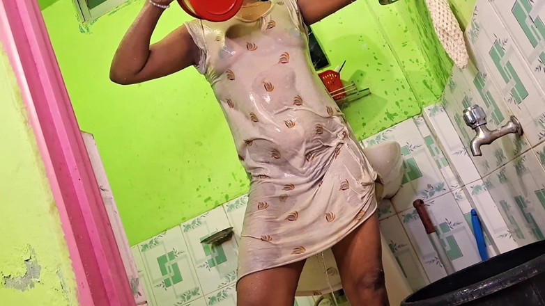 Laila xxx porn169: 배다른 여동생의 샤워 서프라이즈가 뜨겁게 변하고, 의붓아빠가 녹화하고 바이러스 성교