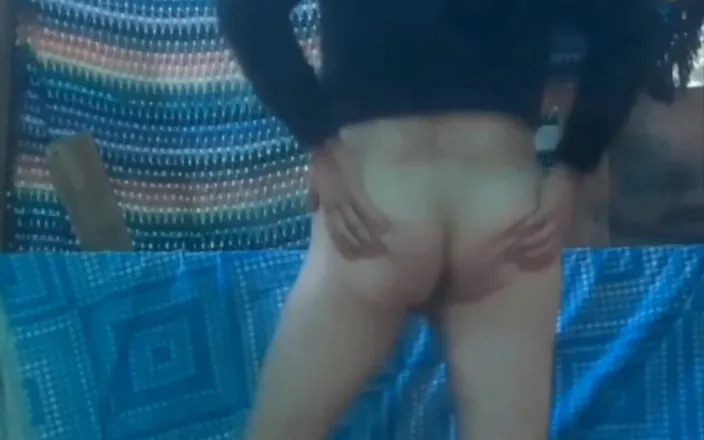 Lizzaali: Teaser Outside in My Black Pantys and Black Top
