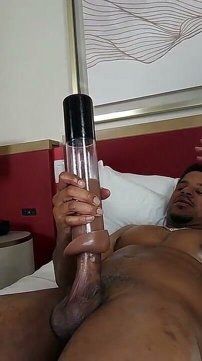 Bull Bang Gang Official: セックスグッズは本物の喉のヤギには及びません