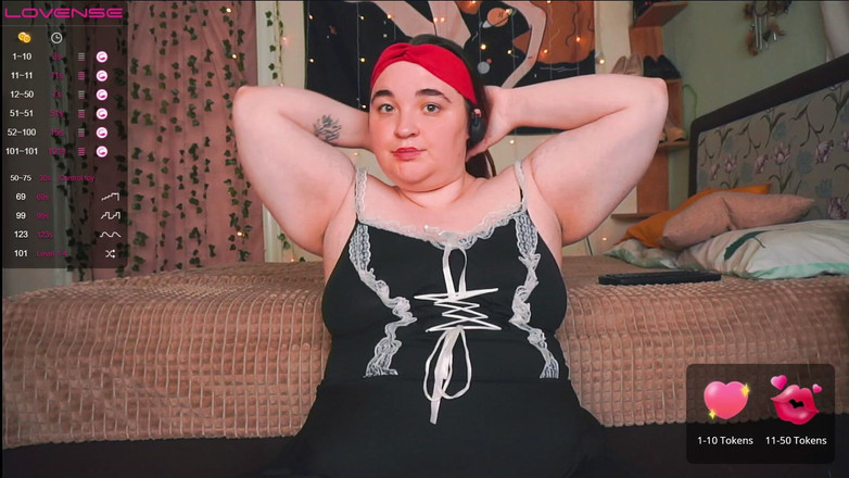 AssGives: İri güzel kadından oral seks