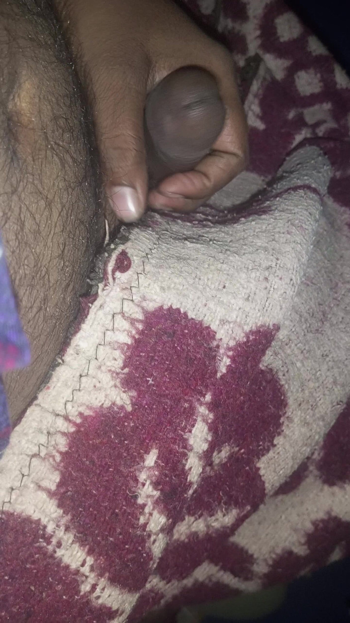 Sweet Indian cock: Lần đầu tiên tôi sụt cu vào ban đêm