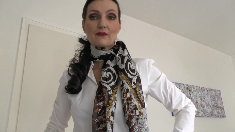 Lady Victoria Valente: Selendang Sutra Fashion Show, JOI, Lady Victoria Valente