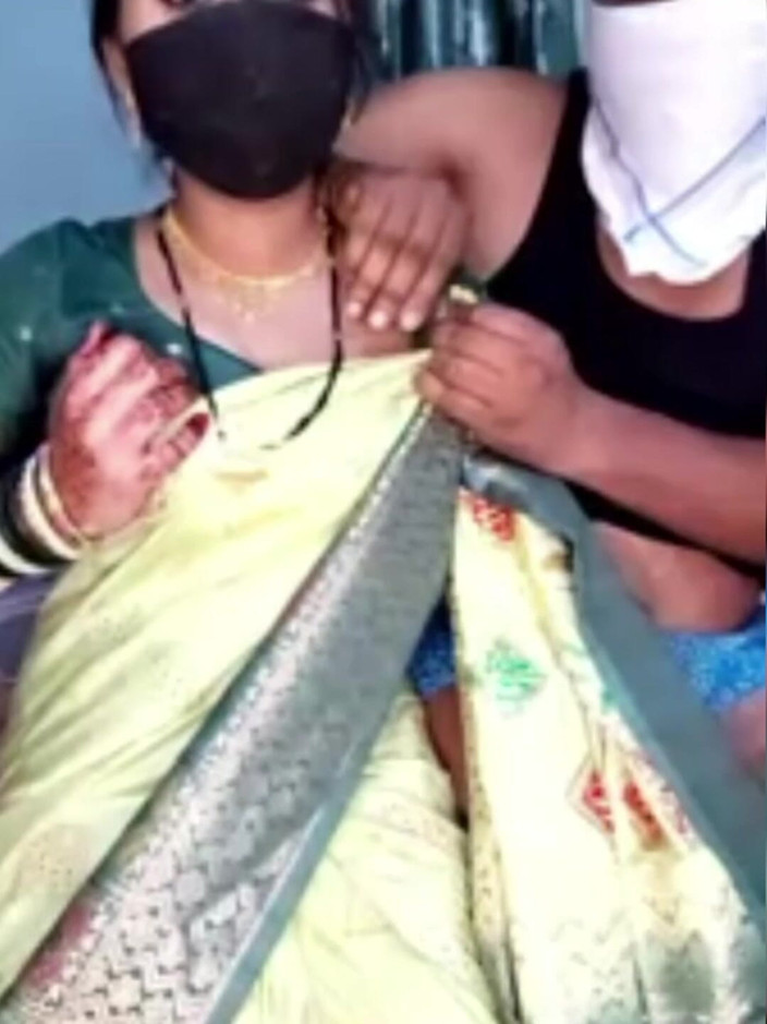Nisha bhabhi ki chudai: 嘴操一个霍尼女孩。
