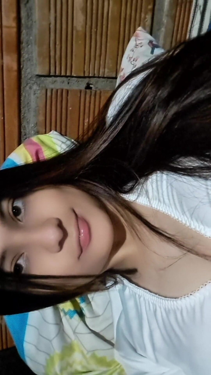 Yulieth Gomez: In the Morning in a Tent with a 20-year-old Girl