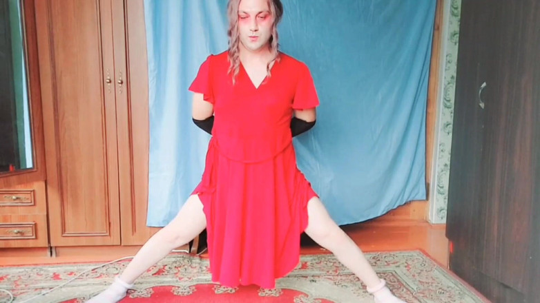 Kitty_Cross: प्रभावित करने और कपड़े उतारने के लिए तैयार