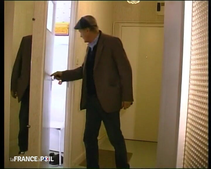 Rue Chaude: 친구를 방문하고 마누라를 따먹는 할아버지!