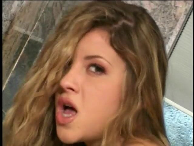 Anal seduction: Šukání ve vaně pro Hot for It Teen