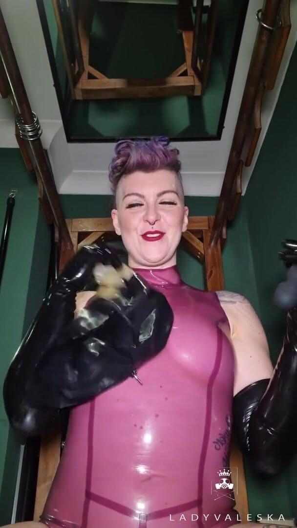 Lady Valeska: Latex ademspel pov.