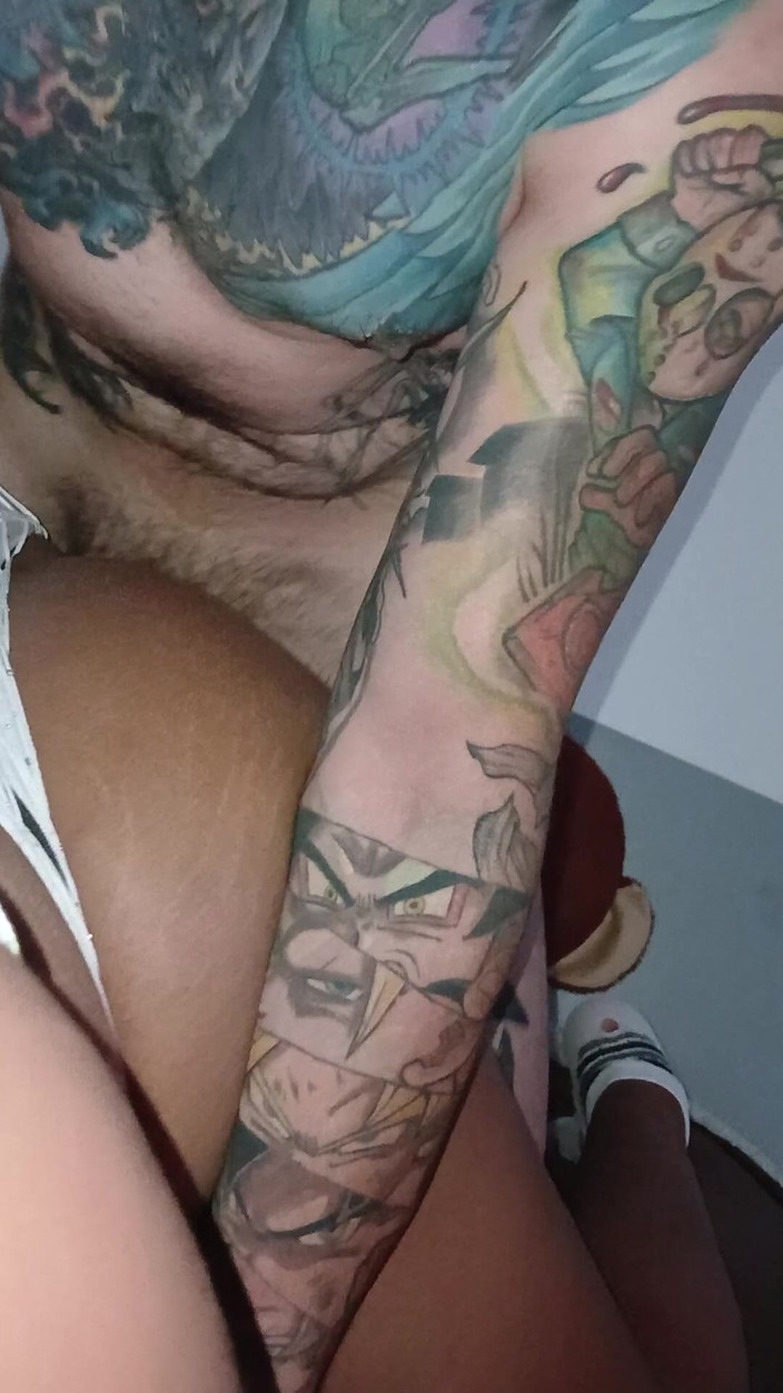 Vikingoazul: Un castano con il sedere femboy lascia che il cazzo...