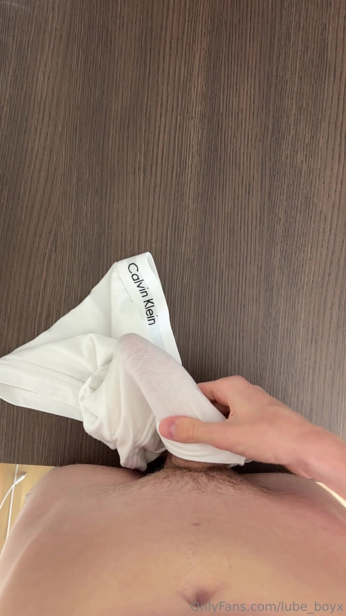 Lubeboyx: Pancutan mani segar pada boxers saya Calvin Klein