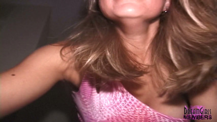 Dream Girls: Spectacol privat cu pizdă cu o vacanță fierbinte de primăvară