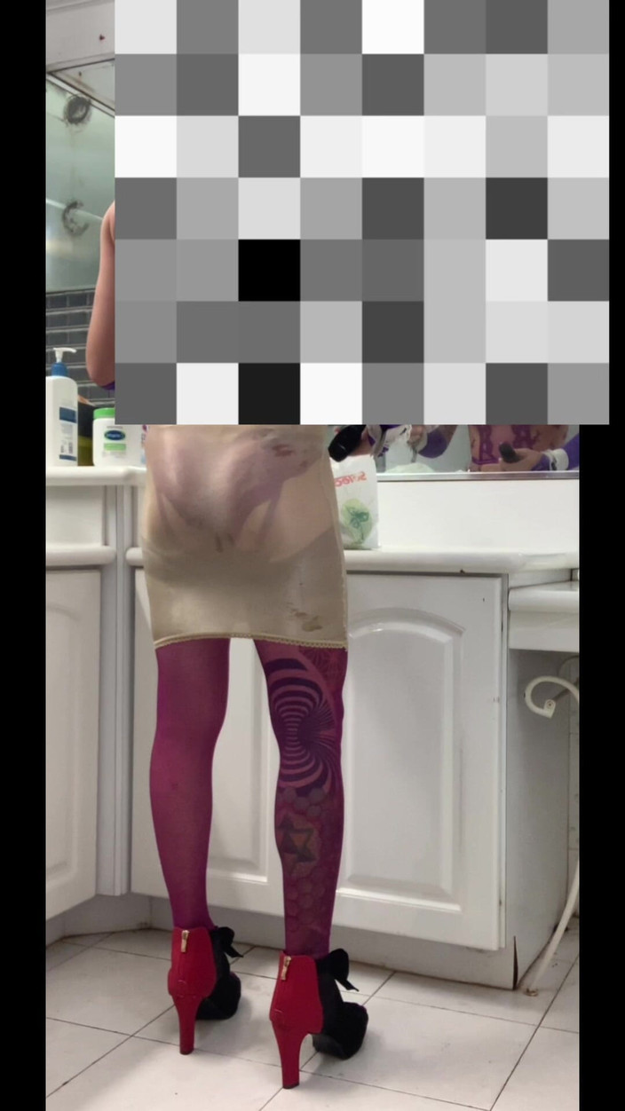 Benito414: सेक्सी किन्नर अधोवस्त्र स्टॉकिंग सवारी गुदा डबल बड़ा डिल्डो