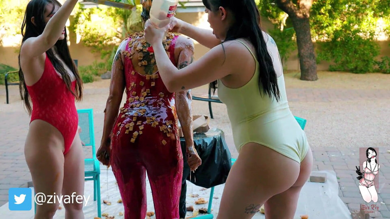 Ziva Fey: Ziva Fey - wam malcriada dominatrix en desayuno con Larzstord y...