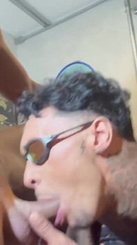 Hung papi alencar dövmeli cholo latin delikanlıyı prezervatifsiz sikiyor
