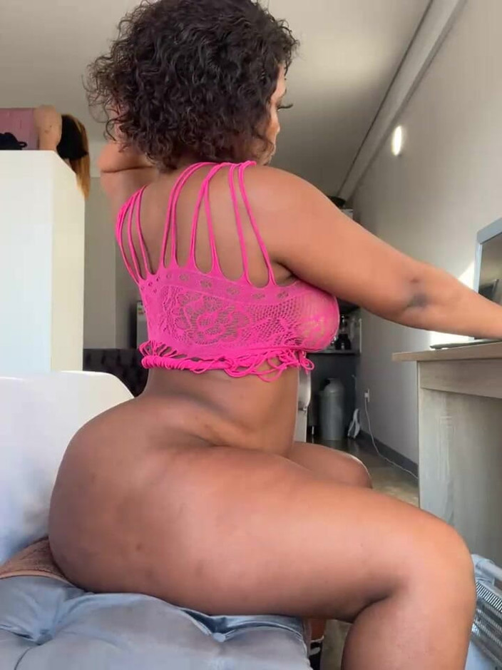 Big black clapping booties: ジャックオフに私の巨大なお尻自慰行為完全に裸