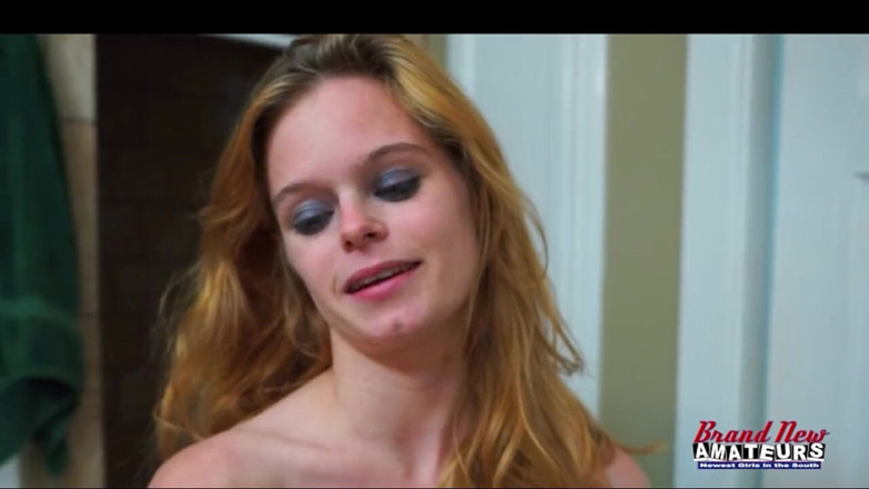 Brand New Amateurs: Rubia Piper y morena Jamie Litton pequeñas alumnas lesbianas lamiendo...