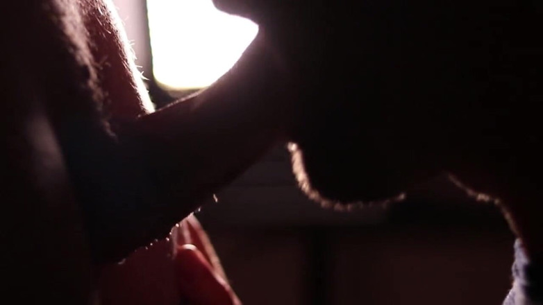 Horny Johny: Mamada sensual. Chupa mi polla grande, caliente y recta y...