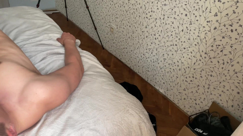 Nick Lewis: スリーサム:二本のチンコを持つ男とセックス