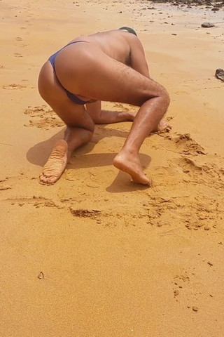 Ladysilvas: Ladysilva Crossdresser Bikini Di Pantai Bahawa Anda Mempunyai Banyak Pakaian