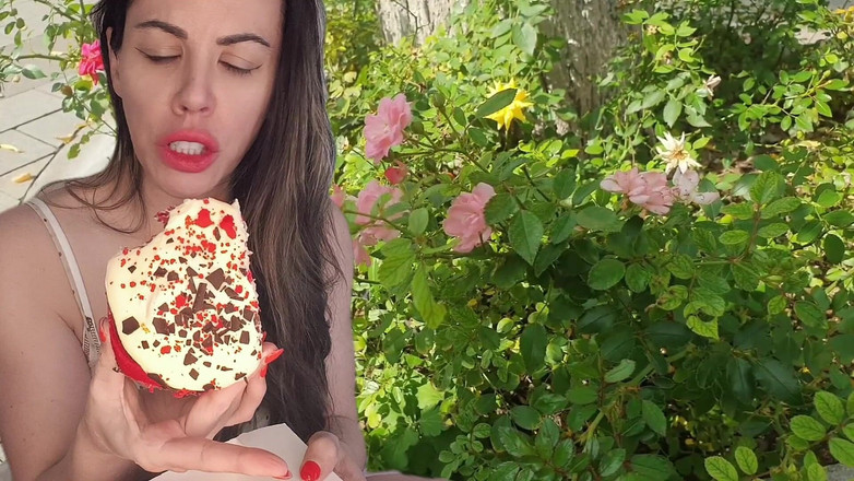 Annika Rain: Hadiah manis untuk ibu tiri