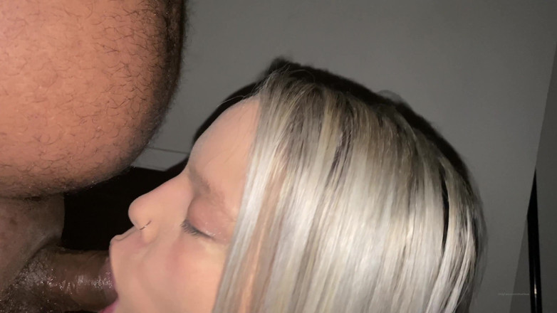 Shortloveof: Zijn kleine lul diep in de keel