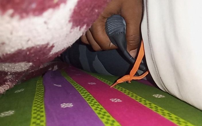 Sweet Indian cock: Я зняв спідницю та блузку Бхабхі і відтрахав її
