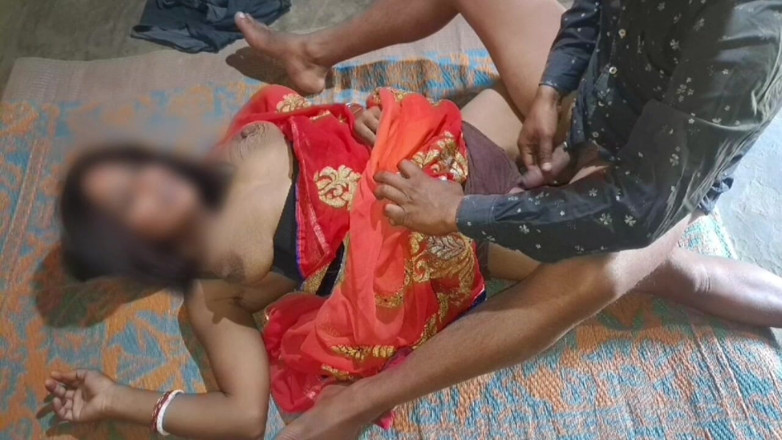 Trilokinath: Une bhabhi desi se fait baiser à la maison