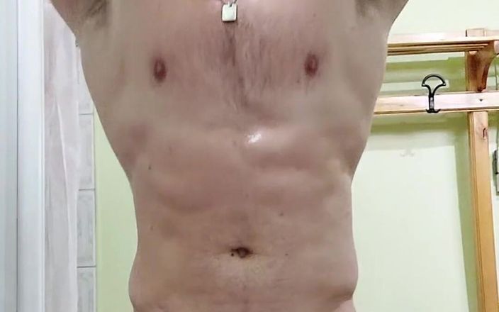 Michael Ragnar: 健身房的裸体肌肉表演