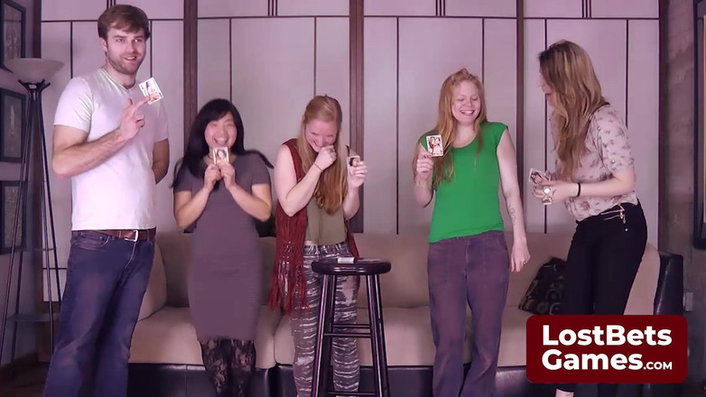 Lost Bets Games: Gra Strip High Card rozpoczyna się od szybkiej straty