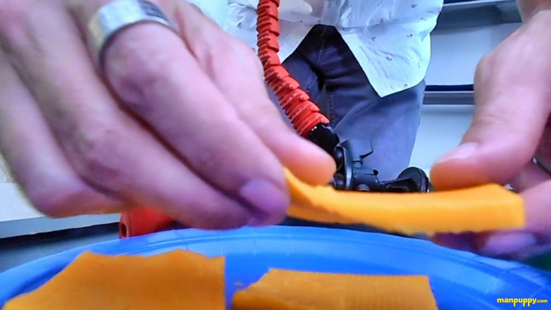 Man Puppy: Baisée, éjaculée et mangée