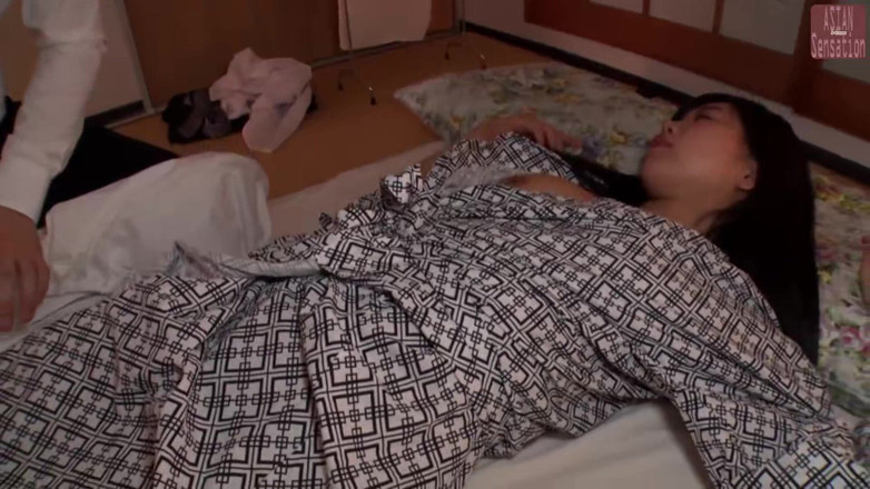 J-Cams: Business Trip with My Female Boss - Waking up to Her...