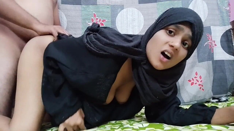 Couplemastiii: Fată musulmană desi futută acasă la ea