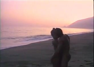 Outdoor pervs: Passionate sex on the beach - beautiful ebony