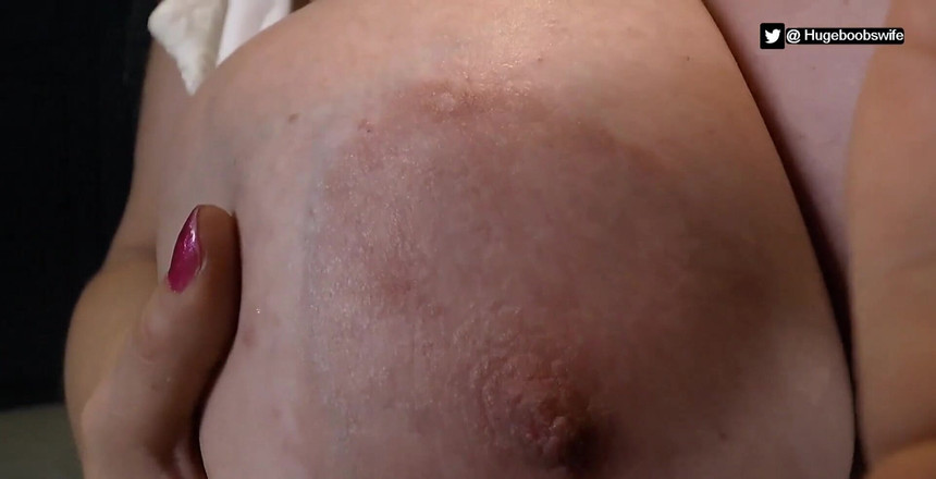 hugeboobswife: Zde je vaše vlastní video Petri užijte to!